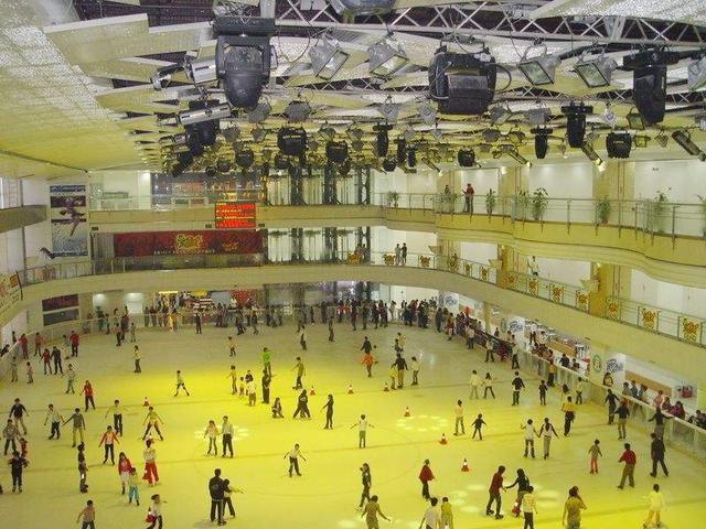 上海五角场冠军溜冰场的开放时间和票价?上海冠军溜冰场收费-图3 上海五角场冠军溜冰场的开放时间和票价?上海冠军溜冰场收费-图3