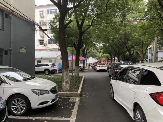 上海松江区一小区外来车辆停一天要50元算乱收费吗?松江南停车场收费-图2 上海松江区一小区外来车辆停一天要50元算乱收费吗?松江南停车场收费-图2