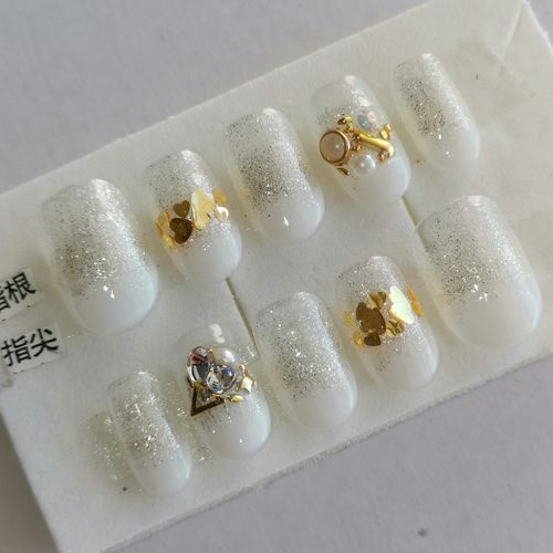 想问下:美甲化妆如何收费?新疆的新娘甲怎么收费-图2 想问下:美甲化妆如何收费?新疆的新娘甲怎么收费-图2