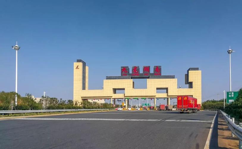 南昌九龙湖旁边有什么大学?一附院到九龙湖收费站-图2 南昌九龙湖旁边有什么大学?一附院到九龙湖收费站-图2
