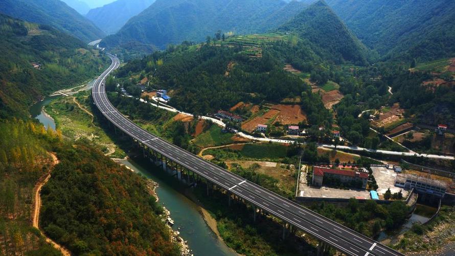 谷竹高速公路经过竹山那些地方？竹溪到竹山县高速收费