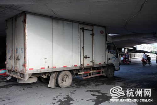 夜里小货车好上杭州高架吗?杭州北收费站进口照片-图2 夜里小货车好上杭州高架吗?杭州北收费站进口照片-图2