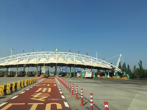 请问一下高速公路呼和浩特市东收费站口封闭了吗?呼和浩特收费站照片-图2 请问一下高速公路呼和浩特市东收费站口封闭了吗?呼和浩特收费站照片-图2