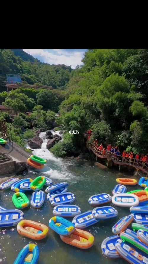黄腾峡漂流停车场哪个方便?黄腾峡小孩要收费吗-图3 黄腾峡漂流停车场哪个方便?黄腾峡小孩要收费吗-图3