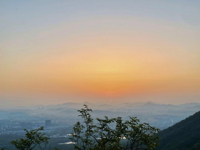 冬季紫金山看日出攻略?苜蓿园上紫金山收费牙-图3 冬季紫金山看日出攻略?苜蓿园上紫金山收费牙-图3