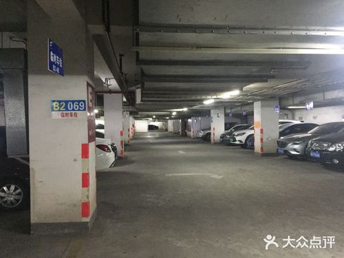 昆山天虹商场有地下停车场E区狮子座在负几楼？园区天虹百货停车收费