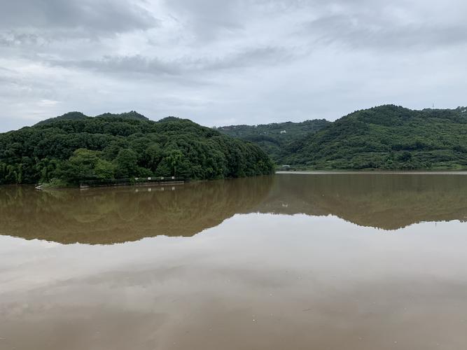 成都龙泉百工堰水库环境怎么样,好耍吗?百工堰水库怎么收费-图2 成都龙泉百工堰水库环境怎么样,好耍吗?百工堰水库怎么收费-图2