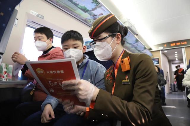 动车有托管孩子到站的吗？动车托运儿童怎么收费