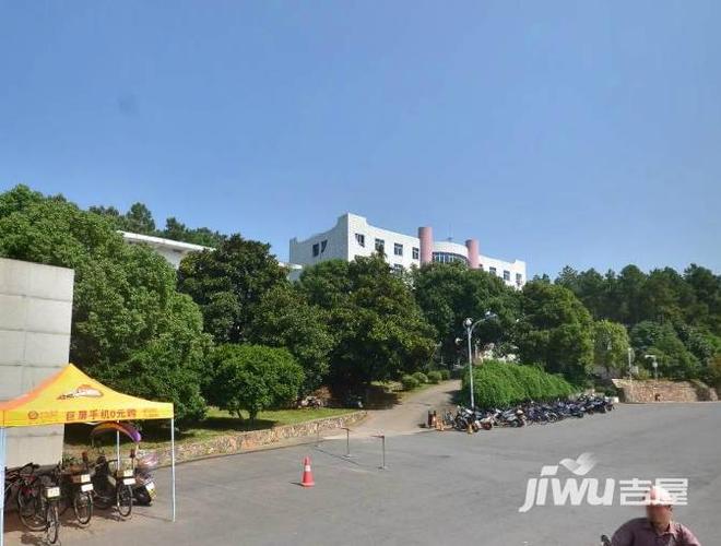 井冈山大学校内能停车吗?井冈山大学停车收费-图3 井冈山大学校内能停车吗?井冈山大学停车收费-图3