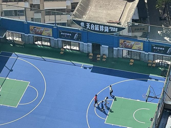 深圳叫多客的蓝球场在哪里呀？深圳体育馆篮球收费