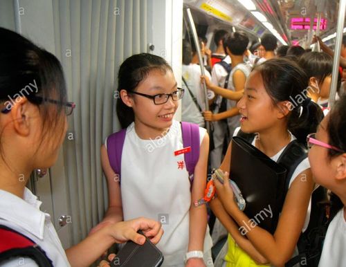 1岁半的宝宝在新加坡乘地铁和公交车要买票吗？新加坡地铁小孩收费