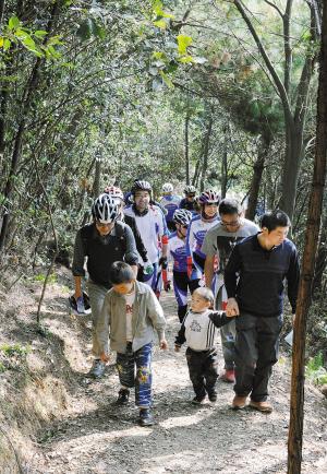 宁波哪里可以免费爬山?宁波驴友爬山遭遇强收费-图2 宁波哪里可以免费爬山?宁波驴友爬山遭遇强收费-图2