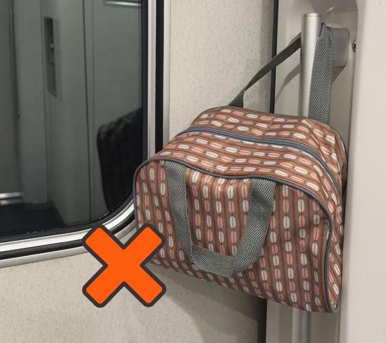 高铁个人携带物品超重标准?火车 行李超重 收费标准-图3 高铁个人携带物品超重标准?火车 行李超重 收费标准-图3