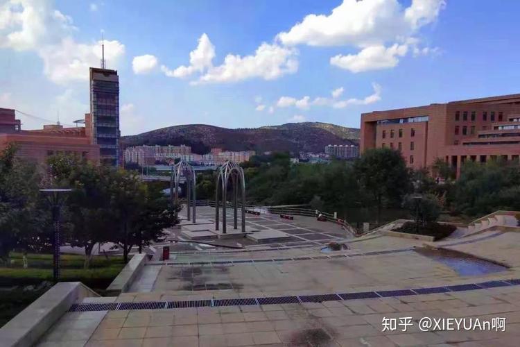山东青年政治学院里面有什么娱乐设施?山东大学体育场收费-图2 山东青年政治学院里面有什么娱乐设施?山东大学体育场收费-图2