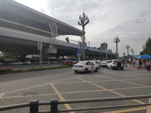 想知道: 成都市，犀浦地铁站，附近哪里能停车？犀浦汽车停车场收费