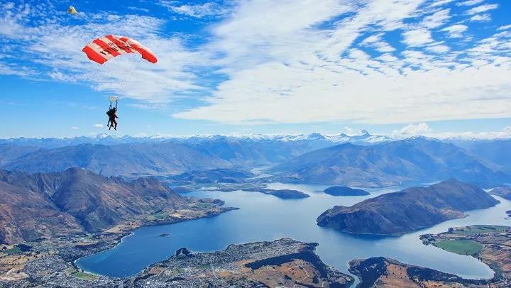 去新西兰旅游花多少钱?新西兰跳伞拍照收费-图2 去新西兰旅游花多少钱?新西兰跳伞拍照收费-图2
