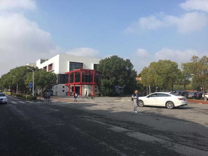 交大闵行校区哪里好停车？闵行区体育馆停车收费