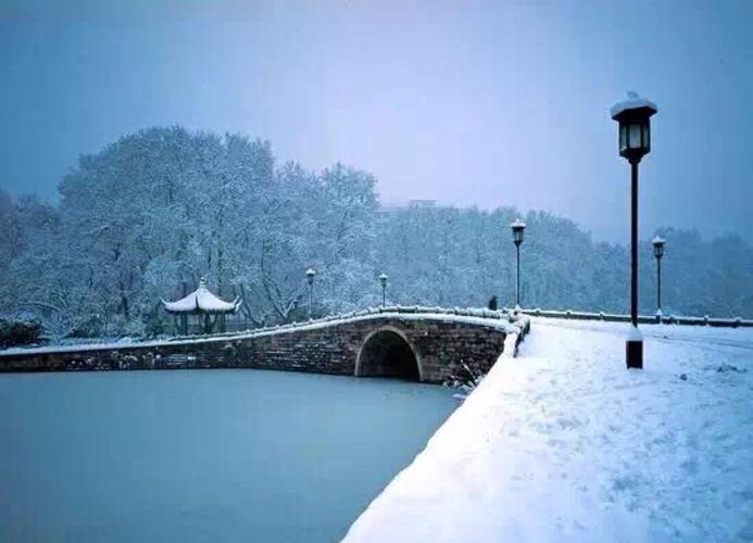 断桥残雪停车哪里方便？南屏停车收费