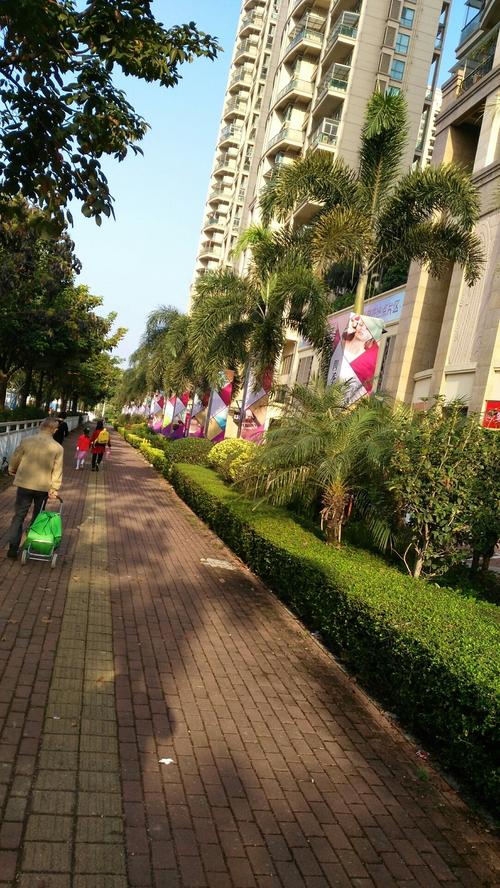广东省深圳市龙岗区龙城街道办龙平东路新龙岗花园邮编是什么?新龙岗花园停车收费-图2 广东省深圳市龙岗区龙城街道办龙平东路新龙岗花园邮编是什么?新龙岗花园停车收费-图2
