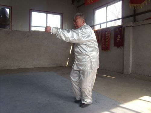八极拳哪里学最正宗?武汉长春观学拳收费-图1 八极拳哪里学最正宗?武汉长春观学拳收费-图1