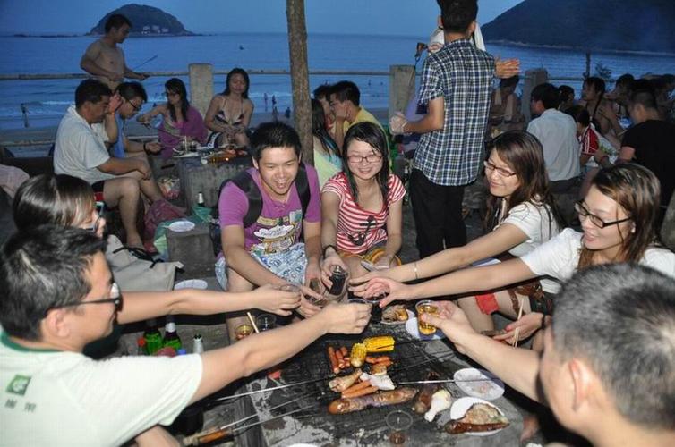 西冲晚上在沙滩过夜可以么?西冲海滩烧烤场收费-图2 西冲晚上在沙滩过夜可以么?西冲海滩烧烤场收费-图2