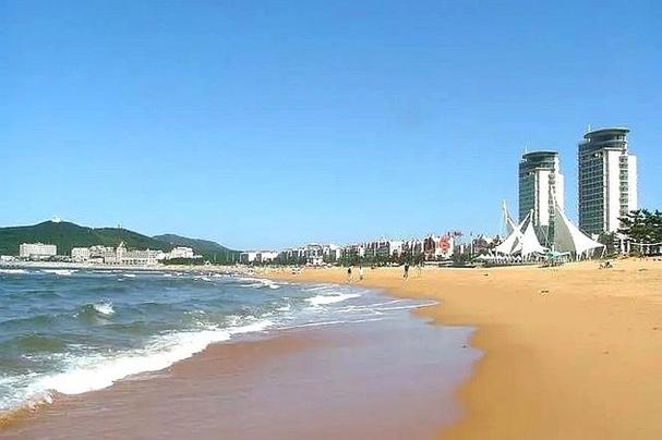 青岛哪个沙滩可以游泳?黄岛海水浴场冲水收费-图2 青岛哪个沙滩可以游泳?黄岛海水浴场冲水收费-图2