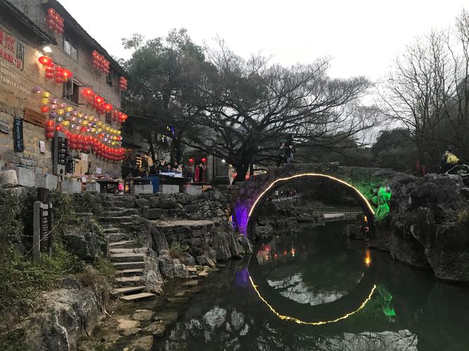 车子放哪里?自驾游去黄姚古镇的?黄姚古镇停车场收费吗-图3 车子放哪里?自驾游去黄姚古镇的?黄姚古镇停车场收费吗-图3
