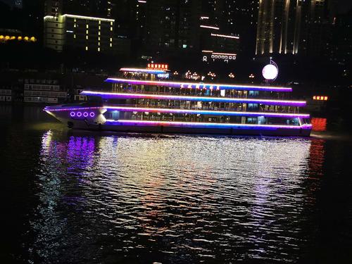 世纪荣耀豪华游轮旅游攻略?朝添门自助餐怎么收费-图3 世纪荣耀豪华游轮旅游攻略?朝添门自助餐怎么收费-图3