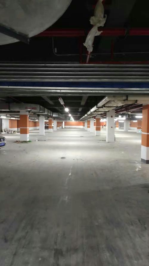 长春保利中央公园有停车库吗？中央大街停车场收费吗