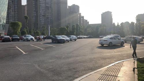 长春保利中央公园有停车库吗?中央大街停车场收费吗-图2 长春保利中央公园有停车库吗?中央大街停车场收费吗-图2