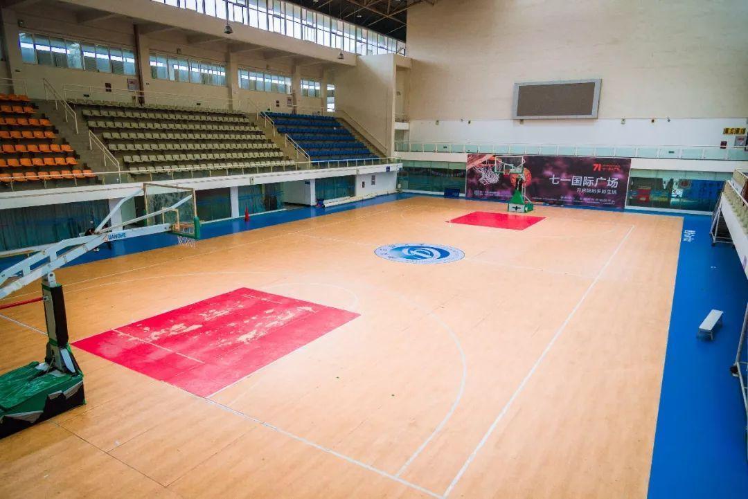 西南石油大学要承接大运会比赛项目吗？成都体院篮球场收费