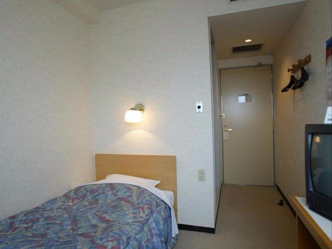 宾馆开单人间可以住两个人吗?旅馆按人收费-图3 宾馆开单人间可以住两个人吗?旅馆按人收费-图3