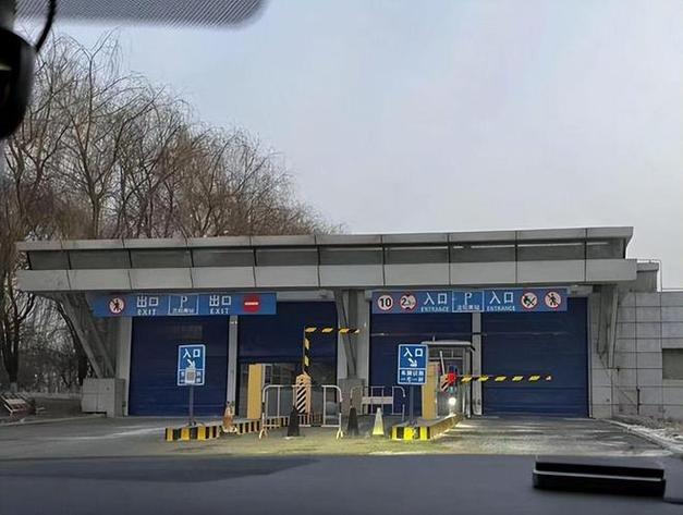 沈阳南站停车场费用？谁知道沈阳南站停车场收费-图2