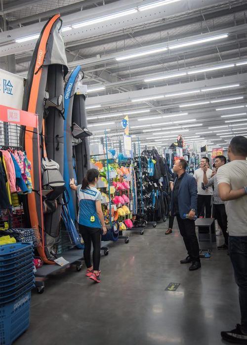 洛阳迪卡侬搬走了吗？大张洛阳罚经销商乱收费