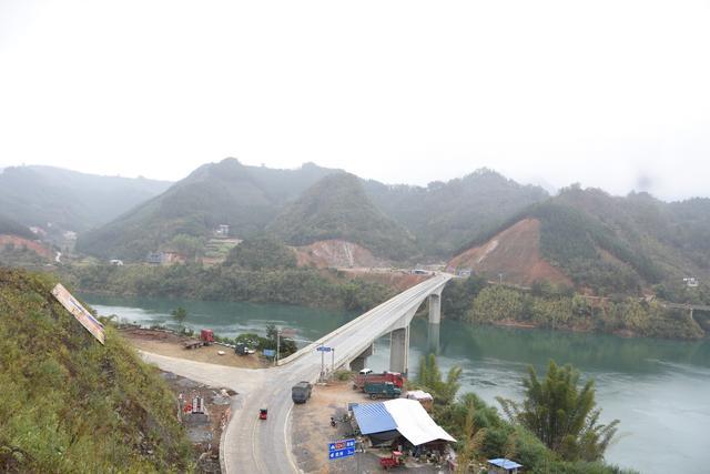 红水河经过多少个省?巴马 东兰 收费站 三级公路-图2 红水河经过多少个省?巴马 东兰 收费站 三级公路-图2