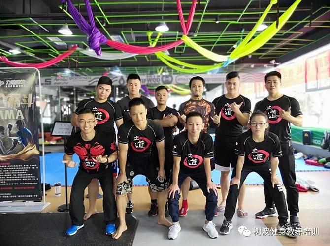 世界综合格斗培训机构排名？mma综合格斗收费