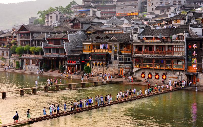 凤凰古城为什么没人去？凤凰古镇收费后的下场