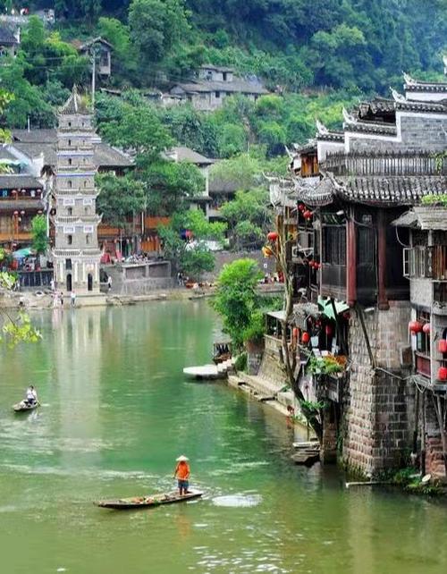 凤凰古城为什么没人去?凤凰古镇收费后的下场-图3 凤凰古城为什么没人去?凤凰古镇收费后的下场-图3