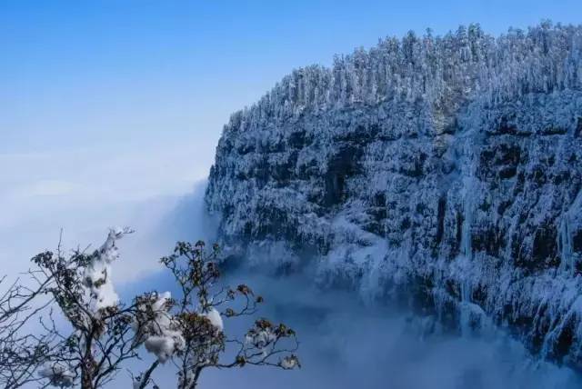 瓦屋山爬上去几个小时?瓦屋山天气情况-图2 瓦屋山爬上去几个小时?瓦屋山天气情况-图2