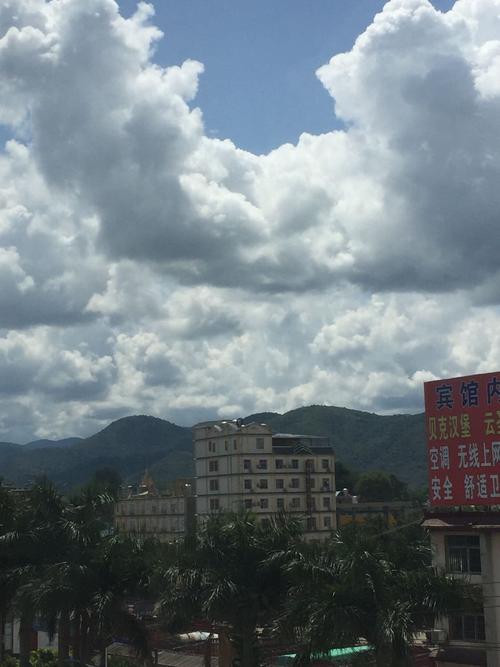 6月石林,普洱有多热,穿什么衣服?普洱天气情况-图2 6月石林,普洱有多热,穿什么衣服?普洱天气情况-图2