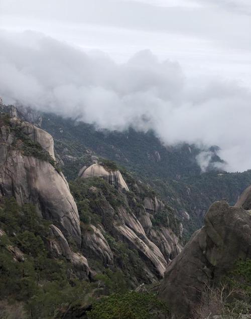 几月爬黄山?黄山4月中旬天气情况-图2 几月爬黄山?黄山4月中旬天气情况-图2