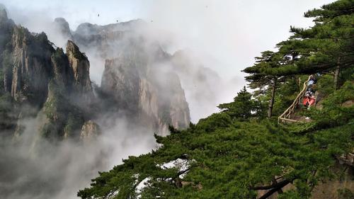 8月份黄山山顶穿什么?8月黄山天气情况-图2 8月份黄山山顶穿什么?8月黄山天气情况-图2