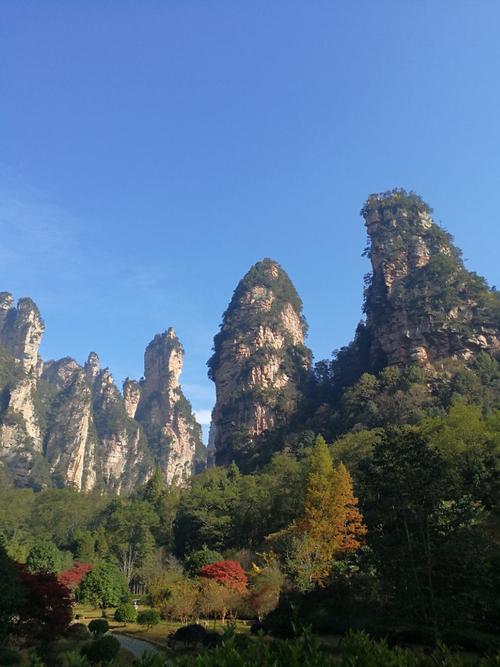张家界10月天气怎么样？穿什么衣服适合？张家界10月天气情况
