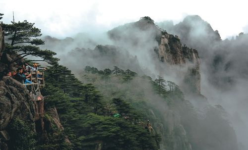 4月中旬去黄山好吗?4月黄山天气情况-图3 4月中旬去黄山好吗?4月黄山天气情况-图3