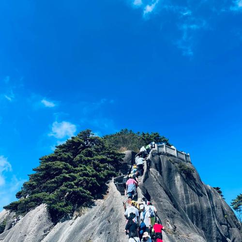 10月中旬黄山穿衣攻略？十月一黄山天气情况