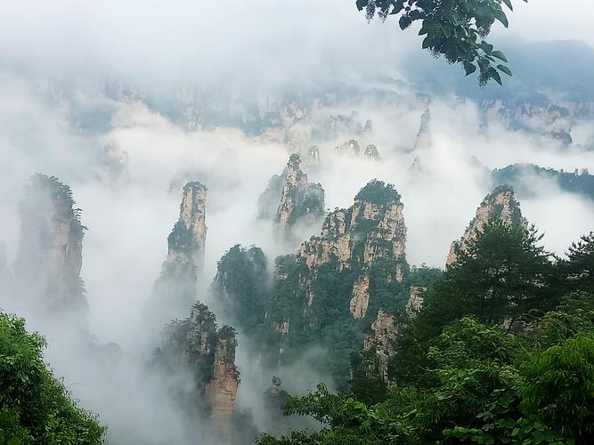 张家界8月旅游天气怎么样?张家界国庆节天气情况-图2 张家界8月旅游天气怎么样?张家界国庆节天气情况-图2