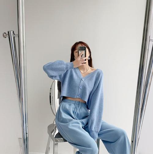在17度的气温下应该穿什么衣服?17年的天气情况-图2 在17度的气温下应该穿什么衣服?17年的天气情况-图2
