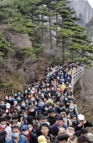 2023年7月黄山人多吗？黄山7月份天气情况