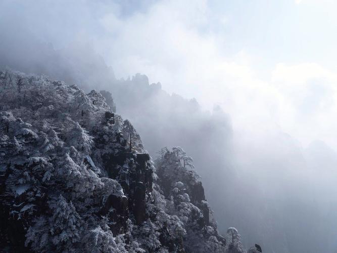 请教七月份黄山山上冷吗温度大概是多?黄山七月份天气情况-图2 请教七月份黄山山上冷吗温度大概是多?黄山七月份天气情况-图2