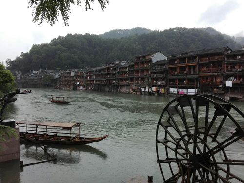 凤凰古城这几天天气适合旅游吗？古镇天气情况